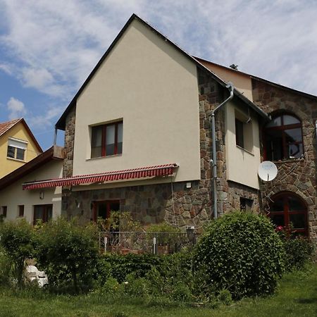 Flower Home Сентендре Экстерьер фото