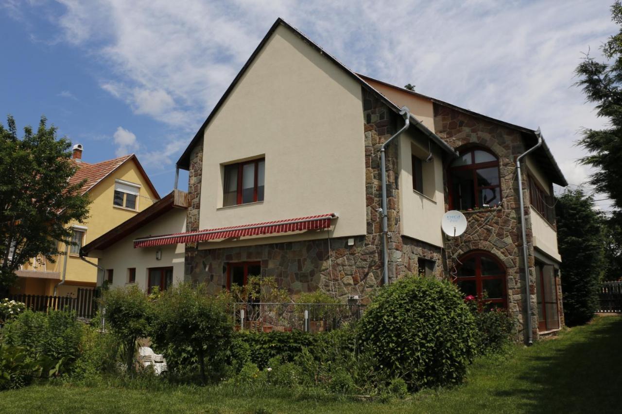 Flower Home Сентендре Экстерьер фото